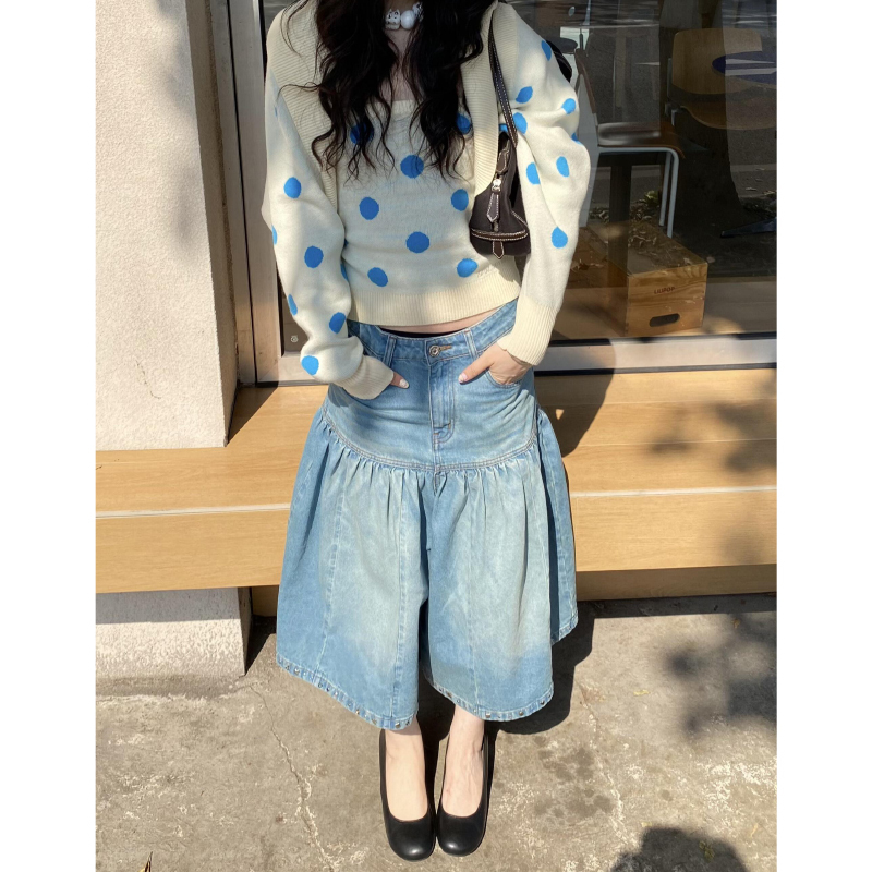 American Retro 2026 Super Popular Blue Denim Capri Pants for Women, New Summer Design with Unique Rhinestone Embellishments