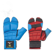 Japan direct mail MIZUNO red and blue double-sided fist guard all Japan Karate Federation certified product for primary school students