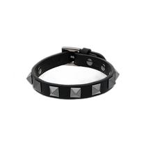 Hong Kong direct mail Valentino Valentino mens Garavani Rockstud bracelet YJ080