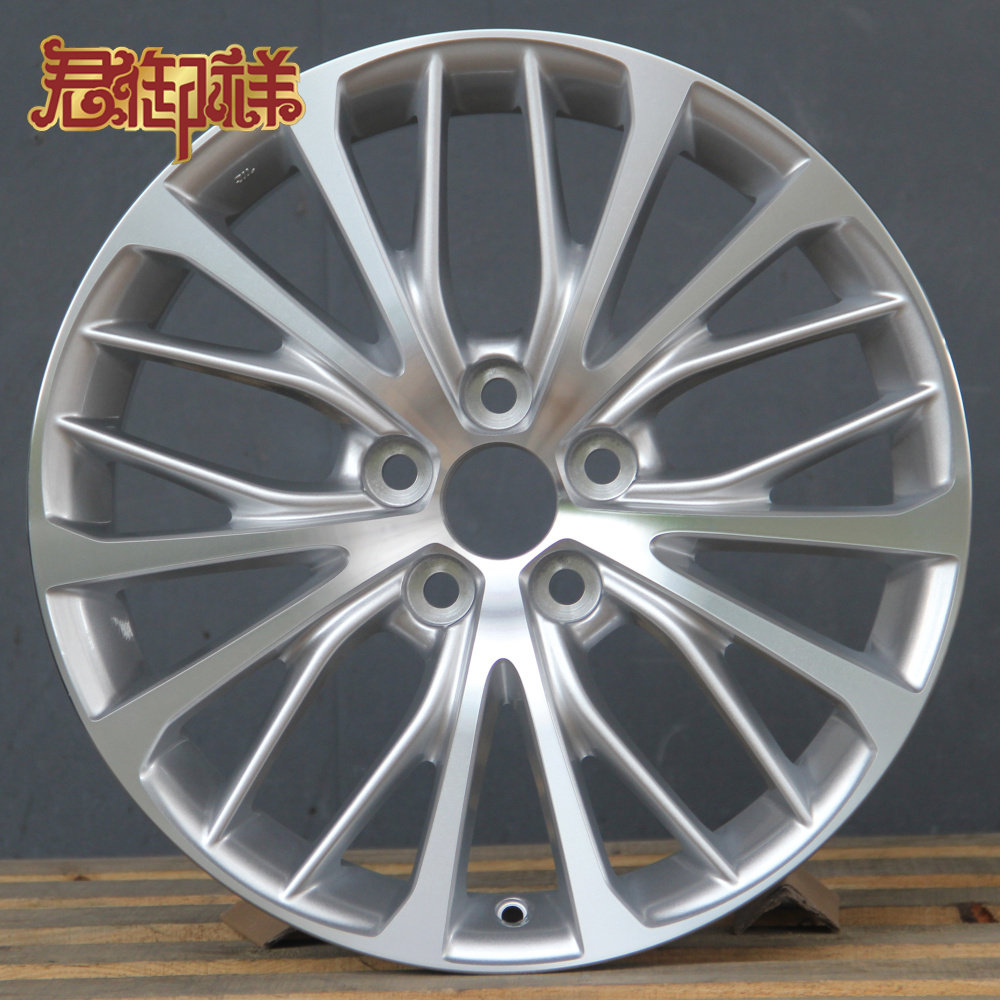 Jun Yuxiang 18 inch adapted Toyota new CAMRY 18 models 18 years original modified wheel hub