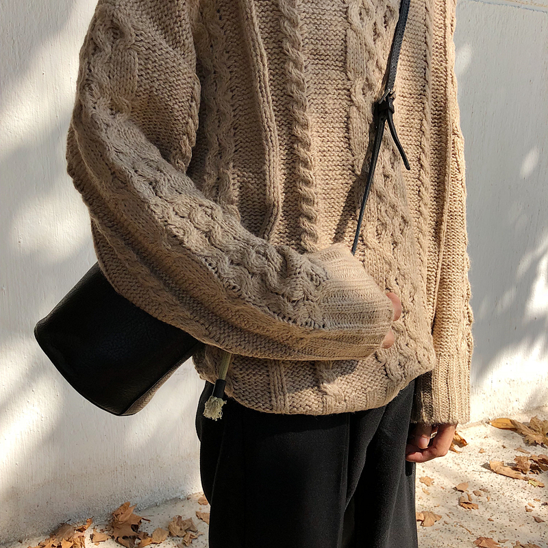 Thái độ / chic nổi tiếng xoắn retro cổ ins ròng đỏ lỏng vai ra khỏi đan áo len M áo khoác nam