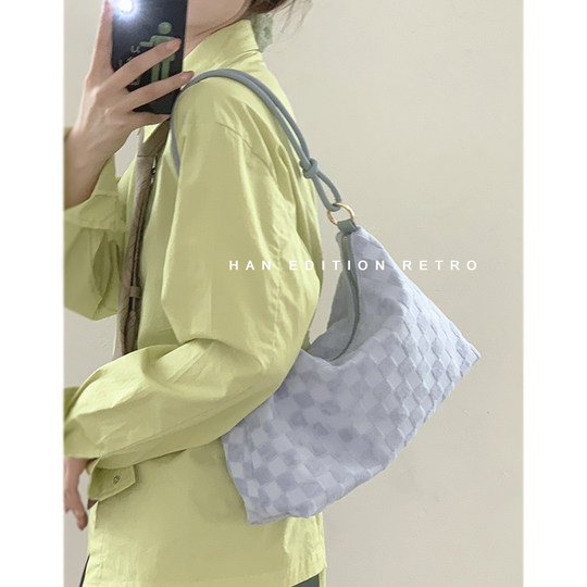 Embroidered canvas bag women's summer 2021 new trendy fashion underarm bag all-match ins large-capacity shoulder handbag