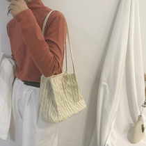 Joker ins bag female 2020 new net red wool bag bucket bag Hyuna hand-woven shoulder Cross bag