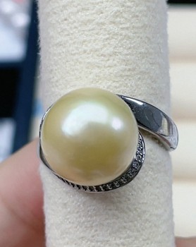 12.5mm seawater south sea gold beads nearly perfect round and almost flawless primary color ring