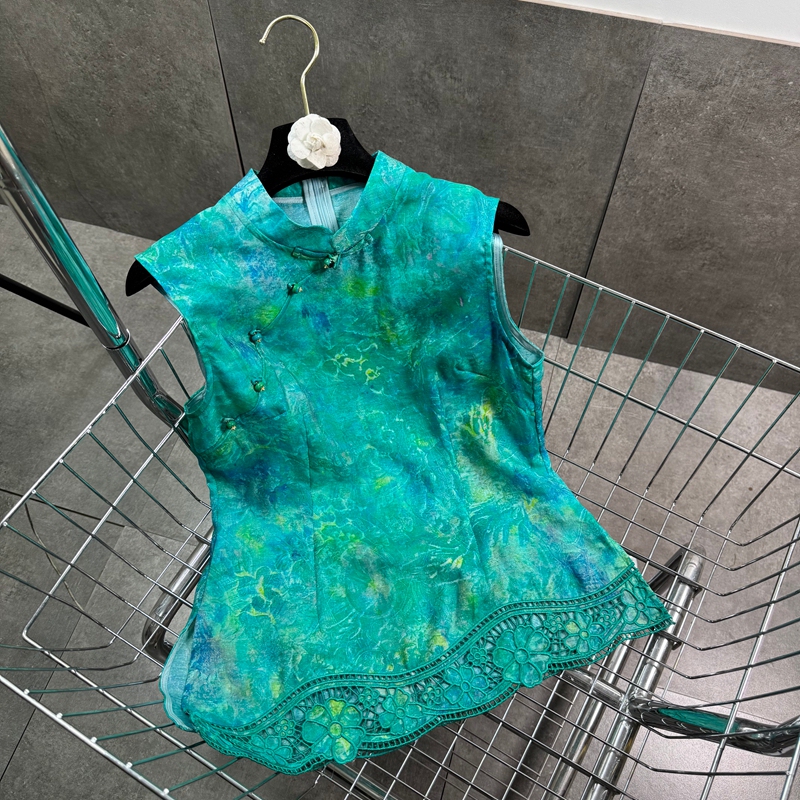 Influencer-Style 2026 Summer New Chinese-Style Green Floral Lace Blouse with a High-End Feel