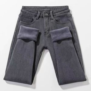 亏本清货高腰弹力小脚加绒牛仔裤女