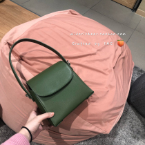 Spring~Your green avocado Monet oil painting Green simulation leather hand crossbody bag IAC homemade