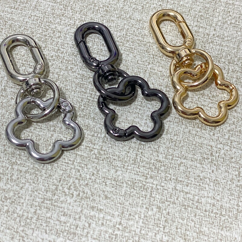 Gold and Silver Fashionable Metal Plum Blossom Keychain, Gold Bag Pendant, Multi-Purpose Open Clasp Hardware Accessory Gold and Silver Fashionable Metal Plum Blossom Keychain, Gold Bag Pendant, Multi-Purpose Open Clasp Hardware Accessory