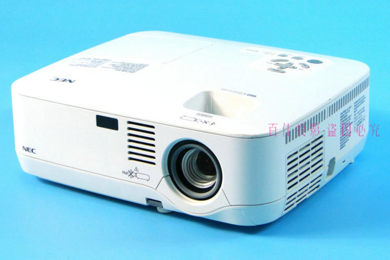 Epson EMP-83 bằng cách sử dụng