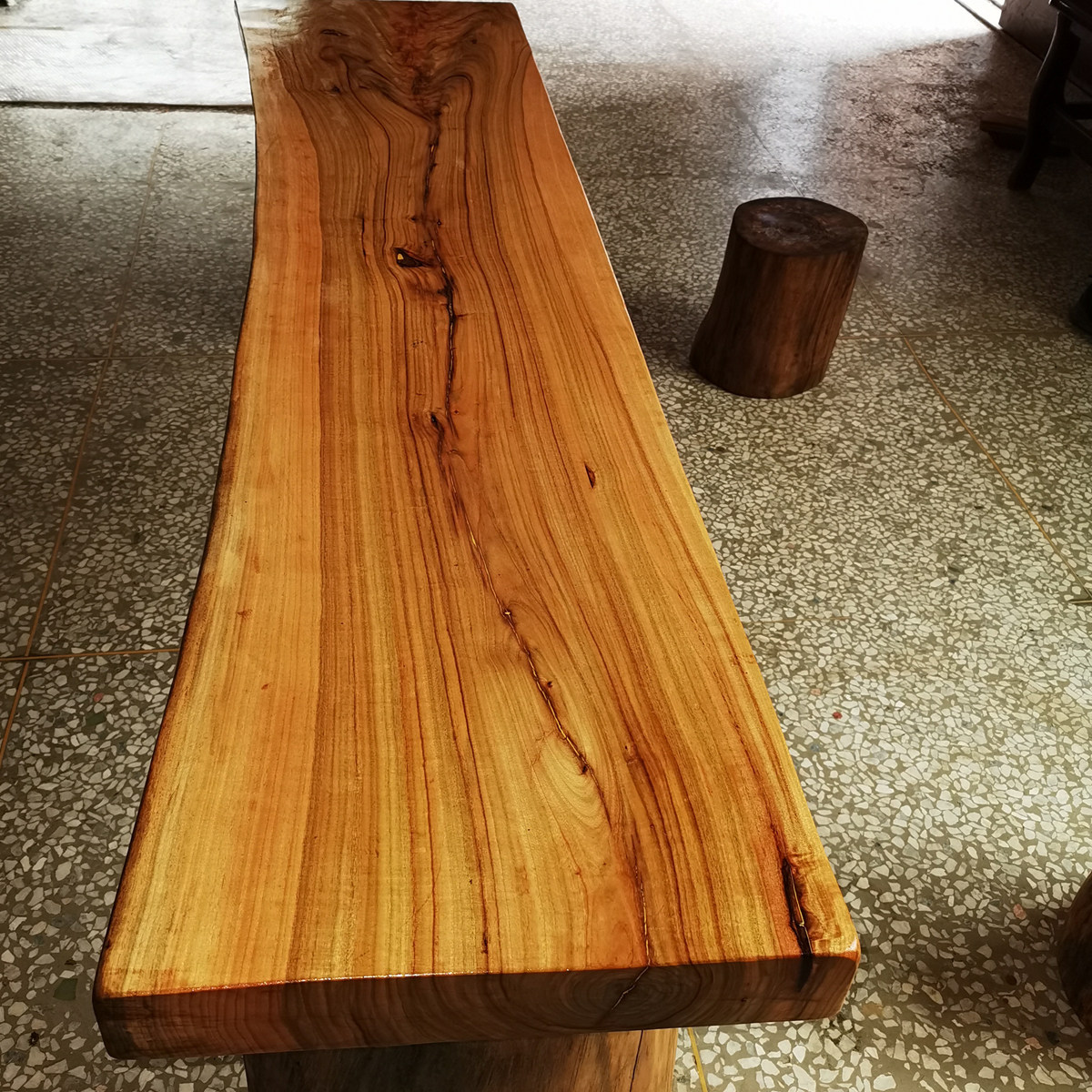 Fragrant Camphor Wood Tea Table Tea Table Solid Wood Log Large Plate Tea Table Tea Table Desk Table Large Plate Table Desk Desk Whole Board
