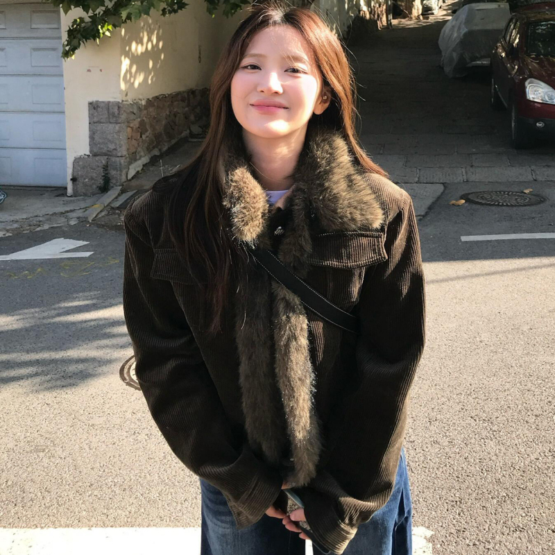Vintage, Very Stylish Corduroy Thickened Jacket for Women, Suitable for Petite Figures in Autumn and Winter, Unique and Beautiful Jacket Top Vintage, Very Stylish Corduroy Thickened Jacket for Women, Suitable for Petite Figures in Autumn and Winter, Unique and Beautiful Jacket Top