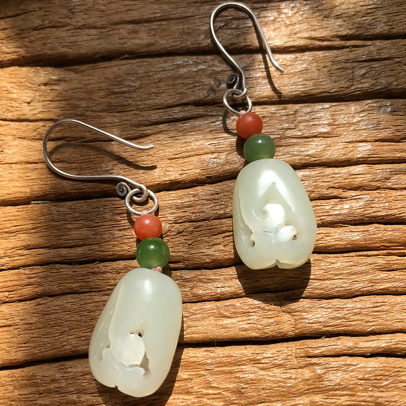 Mo on the poem (Dafu) Hetian Jade Buddha hand Nanhong Jasper Nanhong Jasper sterling silver earrings versatile custom