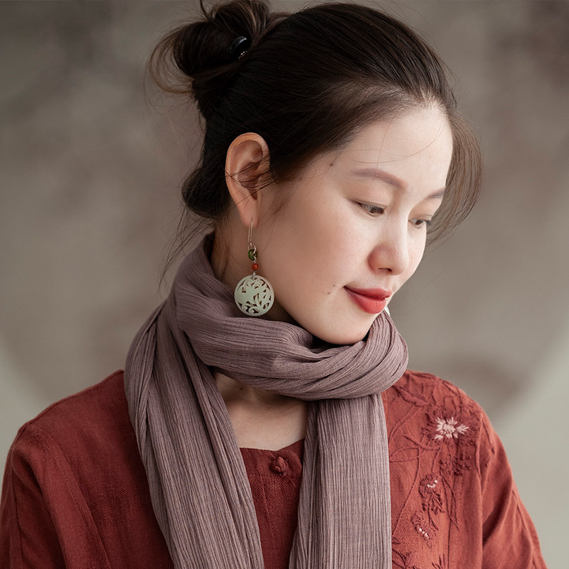 Strangeness of poetry (egrets) round and field jade earbuts customized