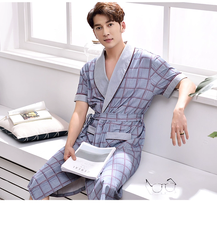 Áo ngủ ngắn tay nam mùa hè cotton giản dị kẻ sọc đồ ngủ áo choàng tắm cotton nhà mùa hè phiên bản Hàn Quốc lỏng lẻo - Night Robe