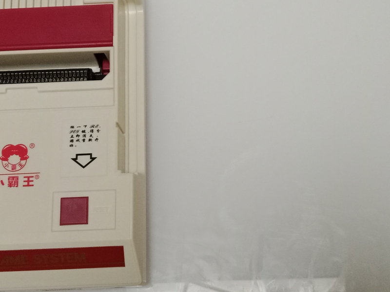 Cassidy retro hoài cổ home TV 8 bit chèn thẻ vàng đôi cổ điển màu đỏ và trắng D99 trò chơi máy chính hãng đảm bảo tay cầm chơi game