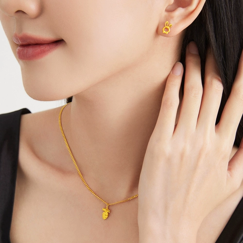 周大福 Милый морковный золотой кролик, асимметричные серьги, подарок на день рождения