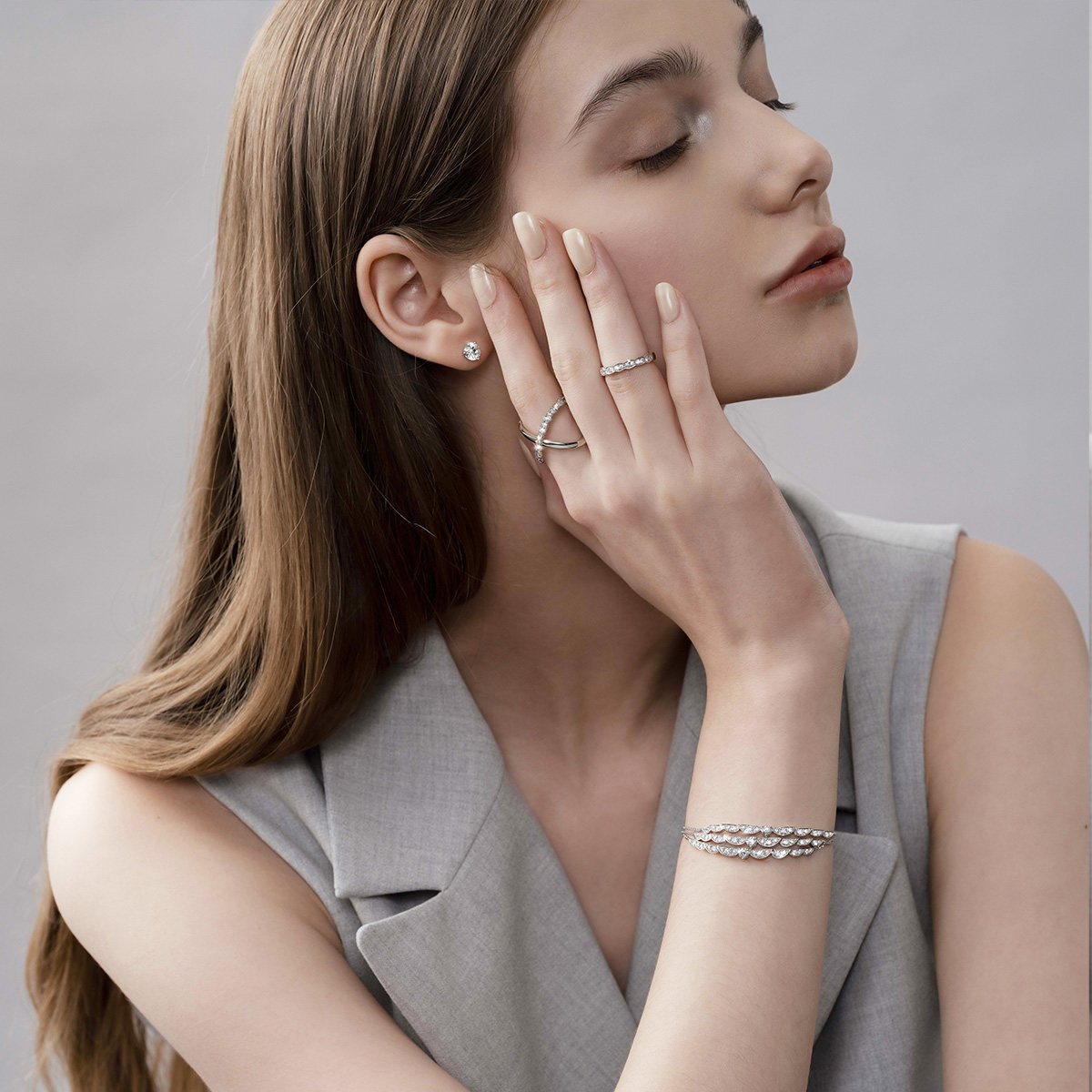 周大福HEARTS ON FIRE Lorelei 18K金钻石手链UU3982作为生日礼物，它的魅力何在？-手饰-淘宝好物网