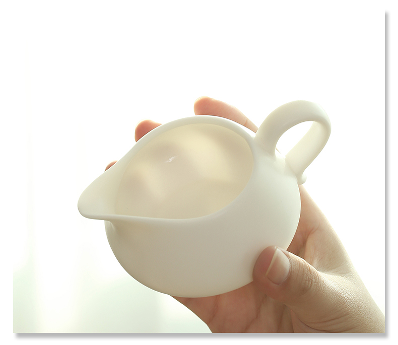 Dehua suet jade white porcelain biscuit firing ceramics fair keller kung fu tea tea ware and household tea sea points and a cup of tea