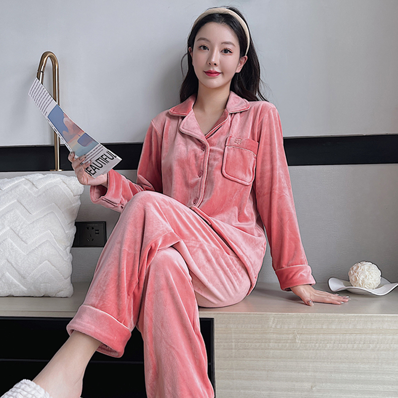 Milk Velvet Pajamas for Women in Spring, Autumn and Winter, Anti-Static Island Velvet, Loose Large Size, Thin Coral Velvet Home Wear Set Milk Velvet Pajamas for Women in Spring, Autumn and Winter, Anti-Static Island Velvet, Loose Large Size, Thin Coral Velvet Home Wear Set