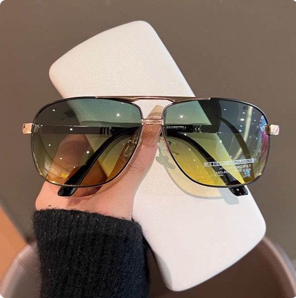 Parson Color-Changing Sunglasses for Men, High-Definition Polarized Glasses for Driving, Outdoor Fishing, Sun Protection, and Uv Protection Sunglasses