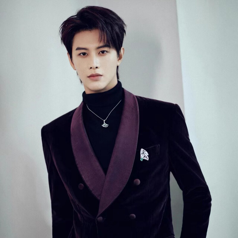 He Jianqi Celebrity-Style Purple Velvet Blazer for Men, High-End, Stylish, Casual Suit Set