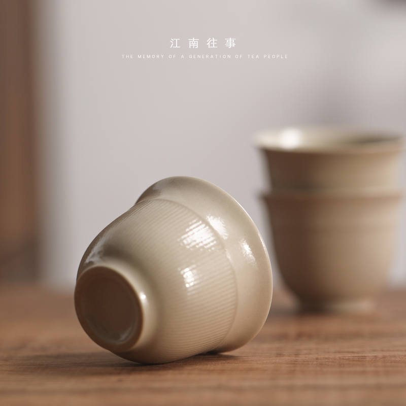 Jiangnan plant ash past small ceramic cups kung fu tea tea sample tea cup single master cup a cup of tea cup