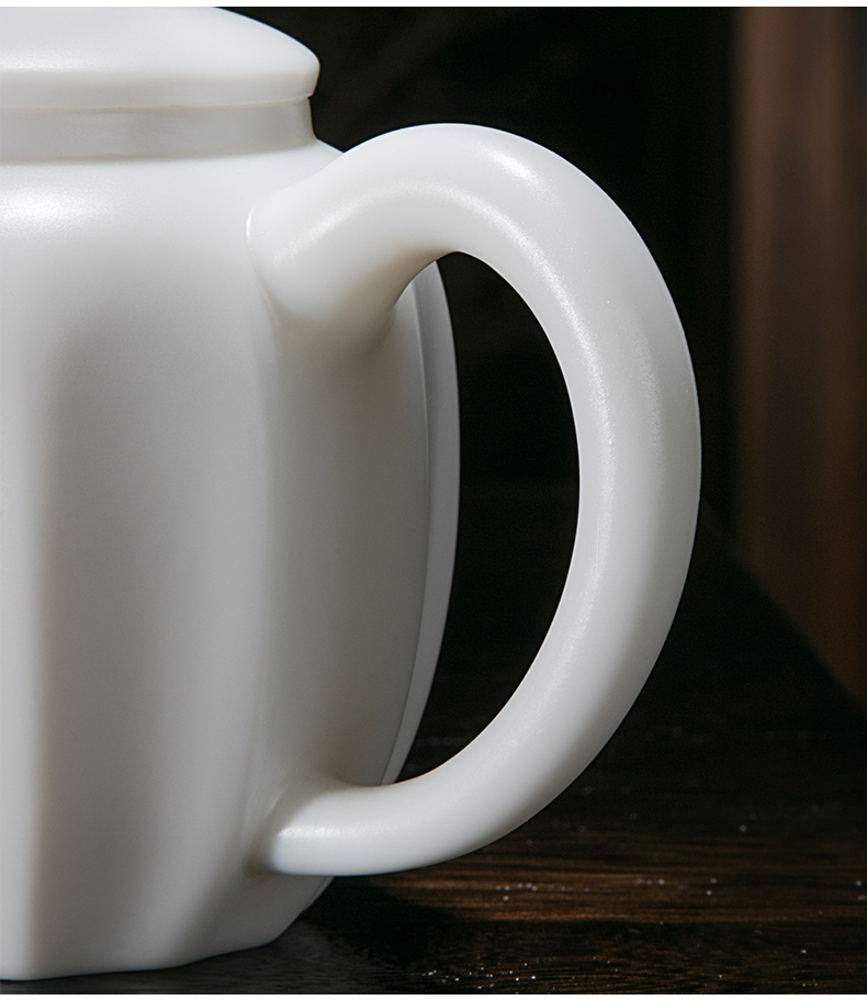 Jiangnan past small ceramic teapot Chinese white lucky spittor pot of white porcelain kung fu tea set and household teapot single pot