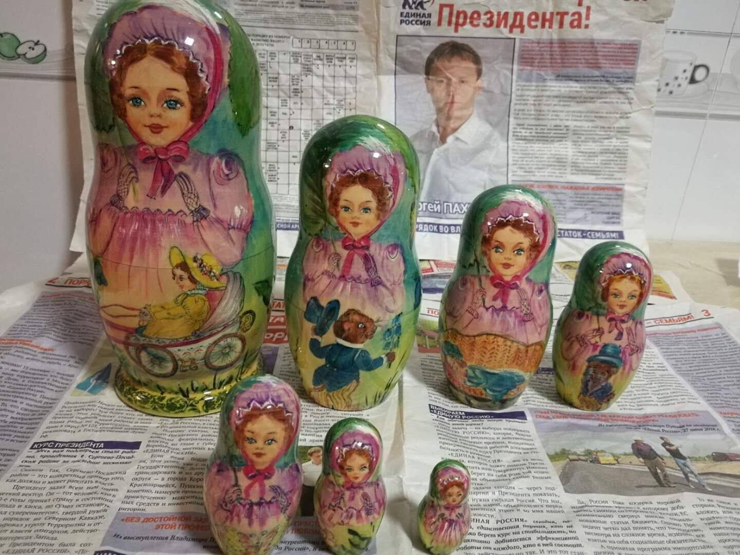 Russian characteristic crafts boutique doll seven layers of wood wood material hand painting with signature spot