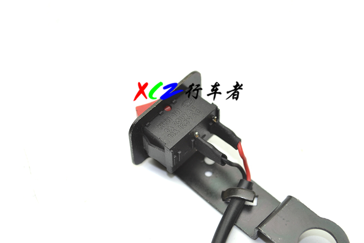 Xe máy xe điện sửa đổi phụ kiện cảnh báo ánh sáng đèn lồng nhấp nháy ánh sáng mà không cần khóa vượt đèn sừng gương chuyển đổi đèn pha xe máy các loại