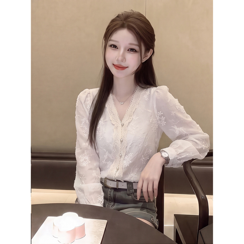 French-Style Gentle V-Neck Lace-Trimmed Pearl Button Long-Sleeve Shirt for Women, Autumn Heavy-Duty Floral Embroidery Chiffon Top French-Style Gentle V-Neck Lace-Trimmed Pearl Button Long-Sleeve Shirt for Women, Autumn Heavy-Duty Floral Embroidery Chiffon Top
