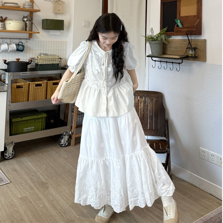 Sweet and Gentle Style Three-Dimensional Embroidered Floral White Shirt for Women, Summer Loose Ruffled Tie-Up Blouse Top