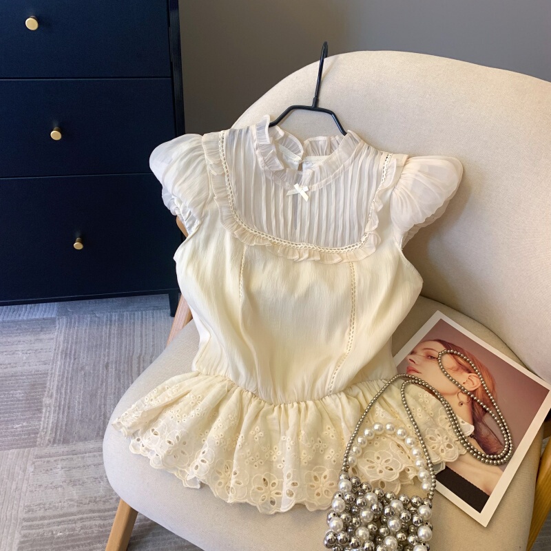 Gentle Style Ruffled Lace Collar Shirt for Women, Summer 2026, Age-Reducing Puff Short-Sleeve Babydoll Top with Lace Hem