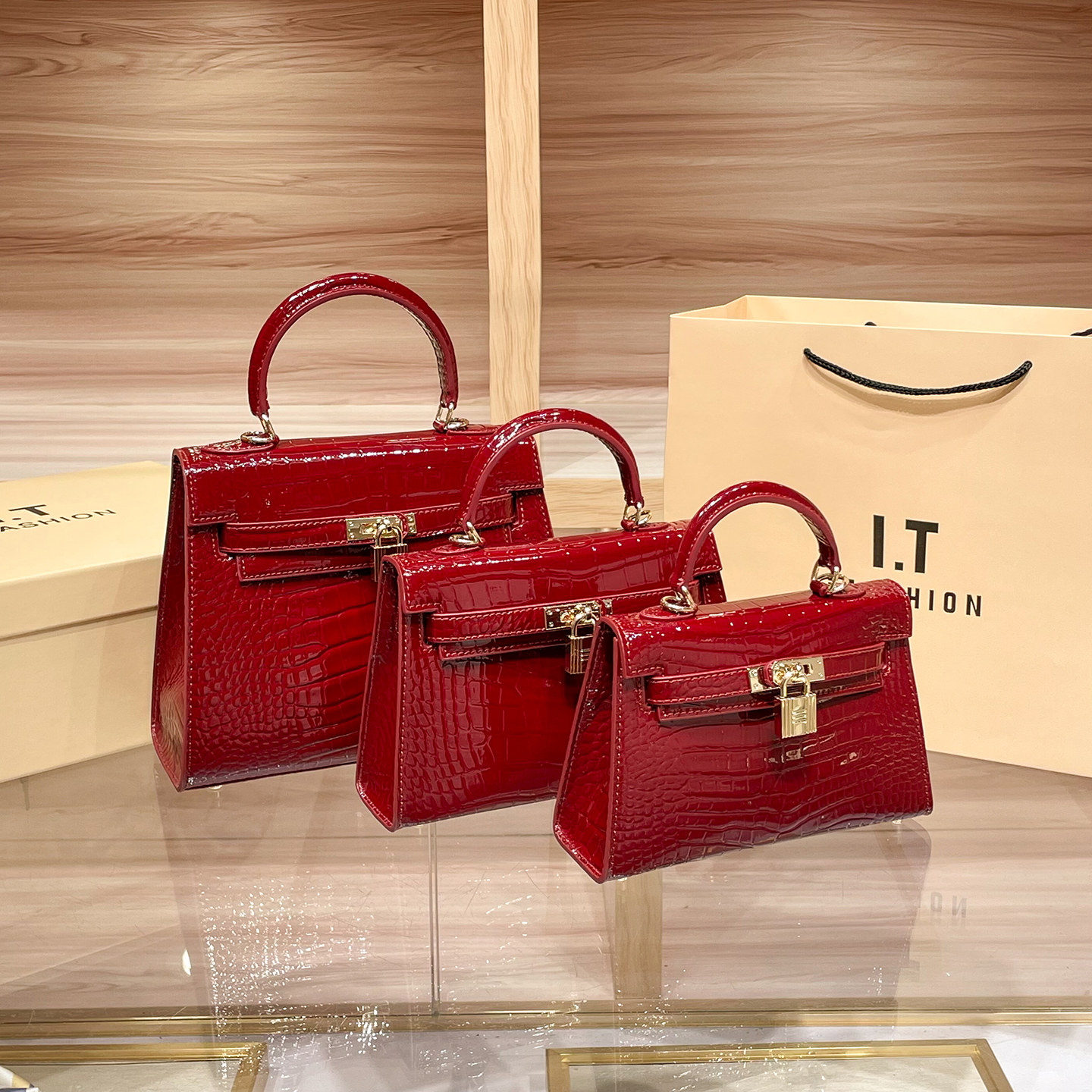 高级感宴会包如何选:2025百搭欧美名媛手拿包斜挎包推荐?