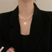 Baroque freshwater pearl T buckle necklace woman gold coin pendant lock bone chain small crowd lukewarm wind sweater chain 100 lap