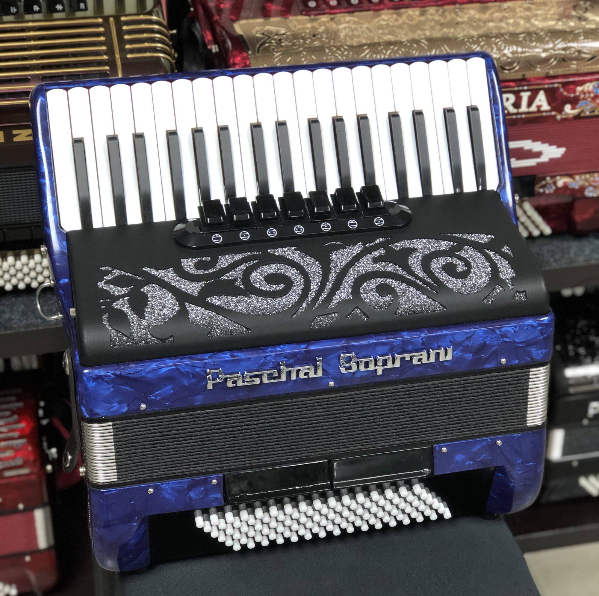 Italian Sobrani brand 37-key three-row spring 96 bass accordion