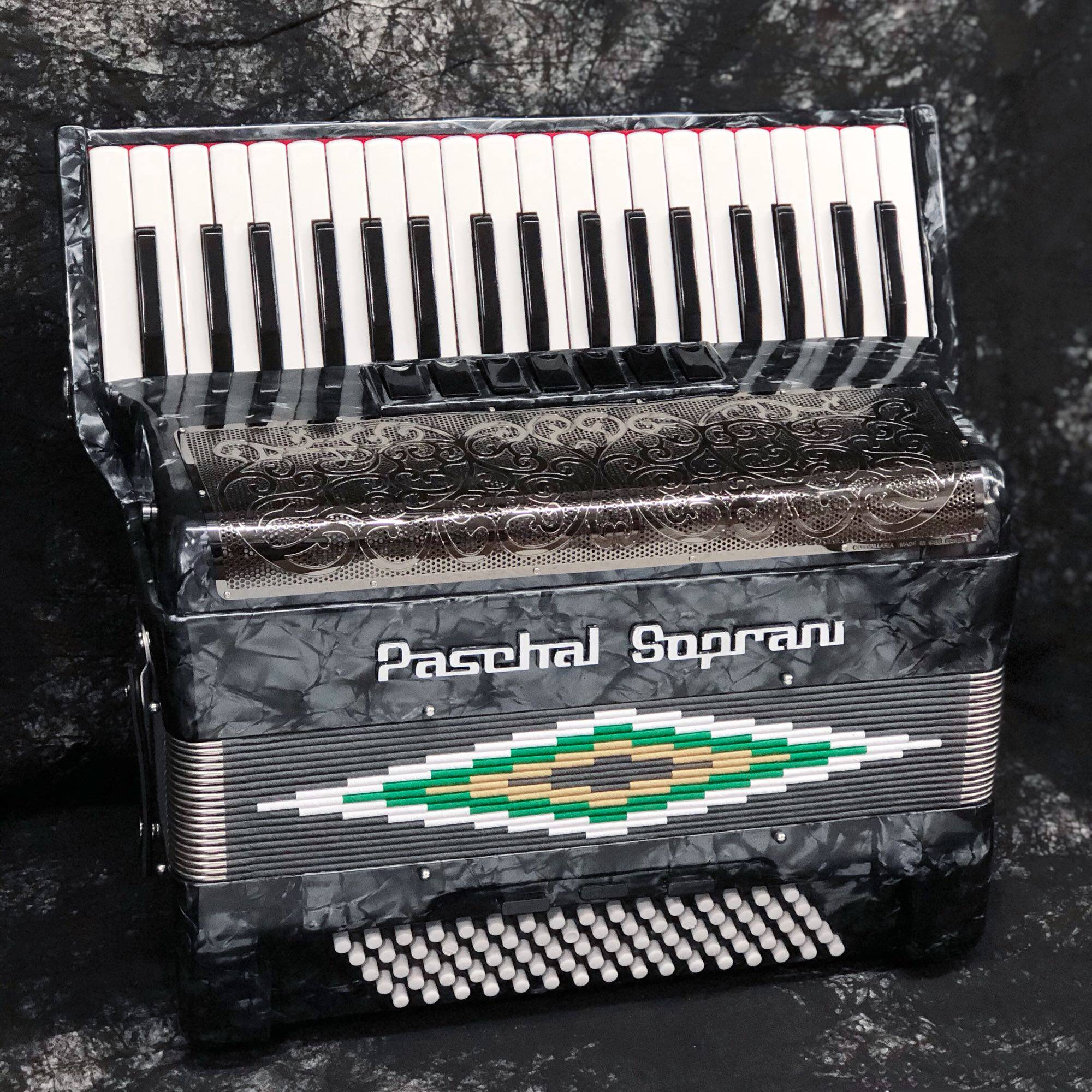Italy Sobrani Brani three - spring 80 bass accordion nationwide chain 20 physical stores spot sales