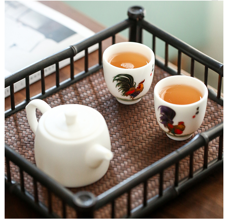 By chicken cylinder cup of blue and white porcelain tea cups porcelain hand - made kung fu tea bowl sample tea cup white porcelain cup host