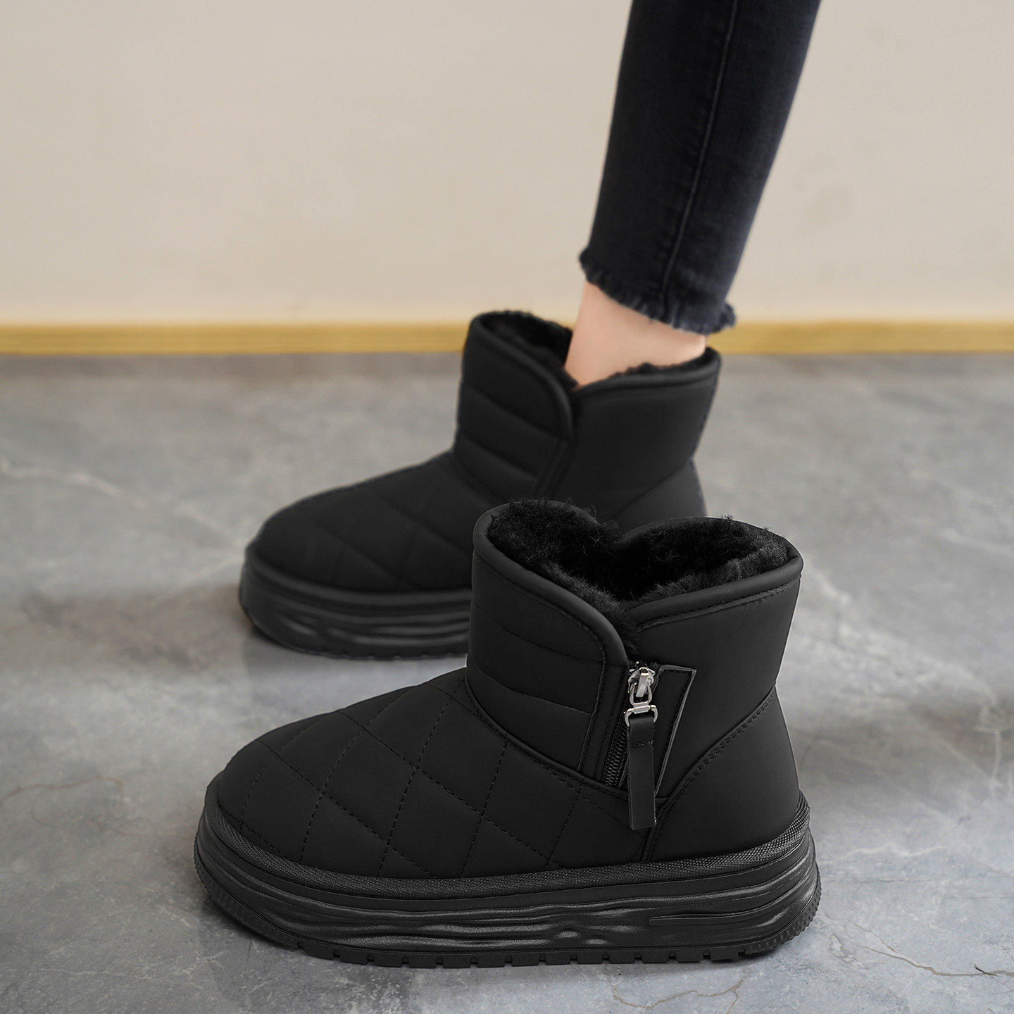 Harbin Snow Boots for Women 2025 New Winter Fleece-Lined Thickened Cotton Boots Leather Surface Waterproof Non-Slip Northeastern Cotton Shoes