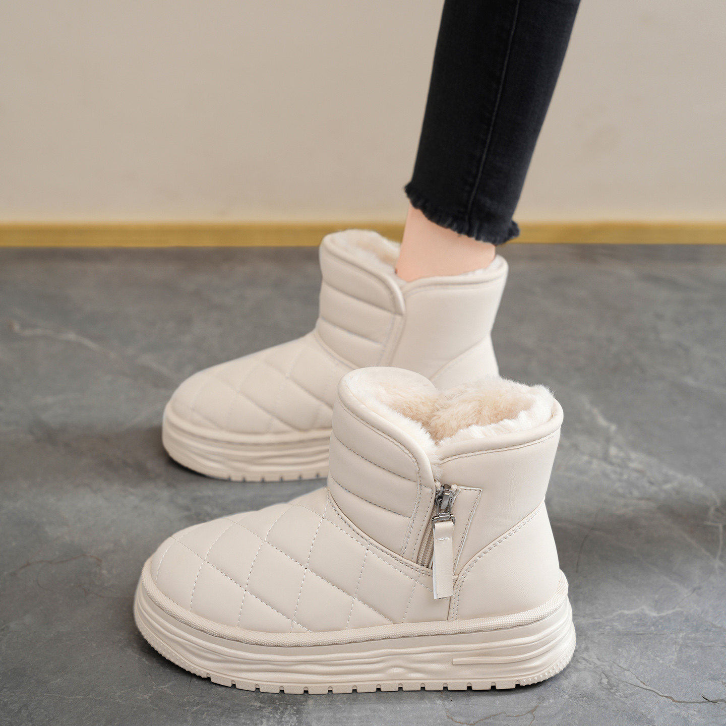 Harbin Snow Boots for Women 2025 New Winter Fleece-Lined Thickened Cotton Boots Leather Surface Waterproof Non-Slip Northeastern Cotton Shoes