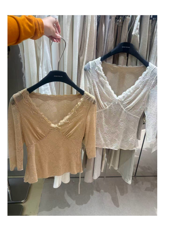 Sense2026 Autumn and Winter New High-Quality Pure Desire Lace V-Neck Mid-Sleeve Elegant Top and Base Layer Shirt Sense2026 Autumn and Winter New High-Quality Pure Desire Lace V-Neck Mid-Sleeve Elegant Top and Base Layer Shirt