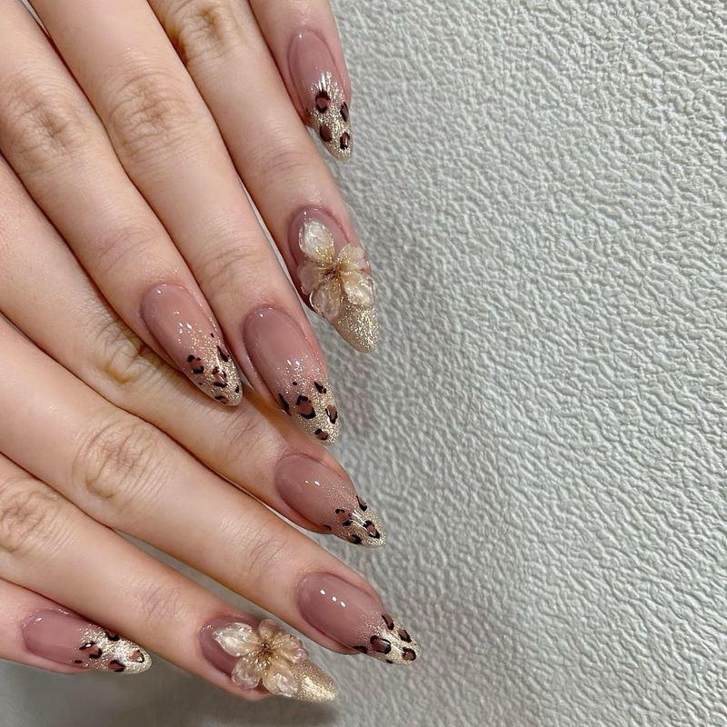 Handmade Leopard Print Cat Eye Nail Art with Hand-Painted Ice Flower Nail Stickers, Brightening Effect, Ready-Made Fake Nails, Sexy High-End Nail Art Handmade Leopard Print Cat Eye Nail Art with Hand-Painted Ice Flower Nail Stickers, Brightening Effect, Ready-Made Fake Nails, Sexy High-End Nail Art