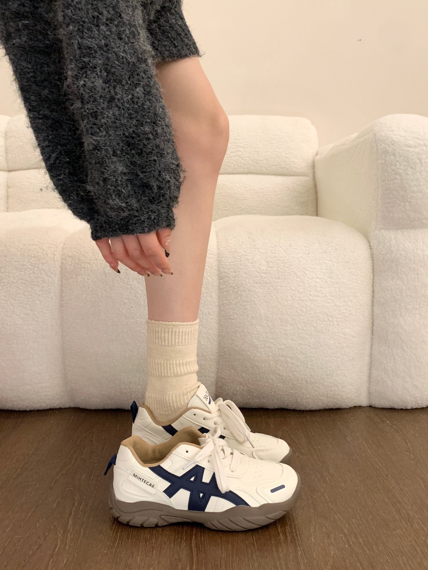 Women's 2025 New Autumn and Winter Sports Casual Platform Shoes, White Sneakers, Dad Shoes