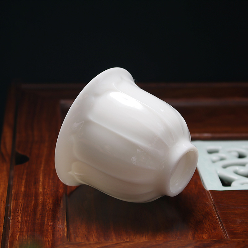 Earth story dehua white porcelain teacup hand - carved jade lotus petals cup bowl master cup large sample tea cup