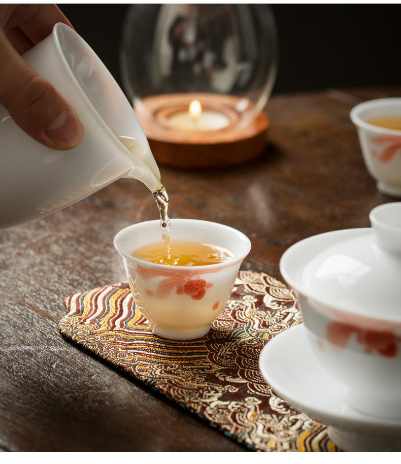 Jingdezhen pastel pure hand - made fish play under the glaze color master sample tea cup by hand cups of pu - erh tea sample tea cup single CPU