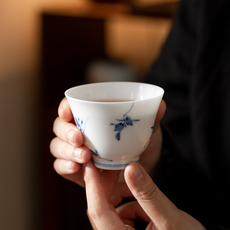 Hand painted butterfly Lanflower tea cup Master's cup Home Single-cup ceramic personal special Kung fu tea Tea Cup Tea-Taobao