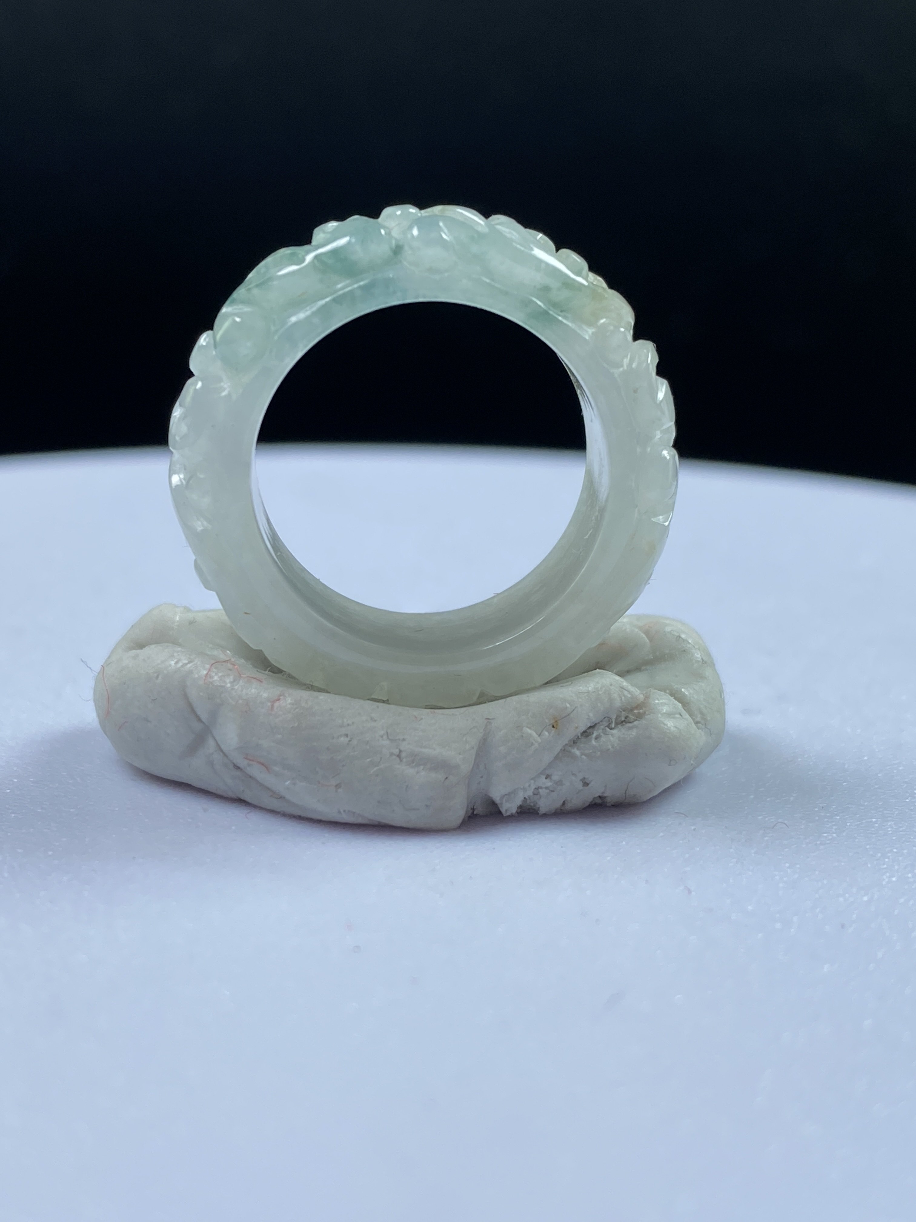 Inner diameter 15.2mm, natural grade A jadeite carved ring ring, Hong Kong code No. 10, certificate number 2792