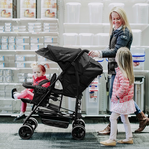 Пять -летний магазин четыре цветных близнецов второй -детская детская корзина артефакт большие дети