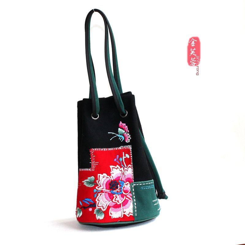 Original National Wind Cloth Stickup Embroidery Little Titian Hands with Featured Package to Study Abroad on a Visit to a Friend's Trade and a Gift Canon