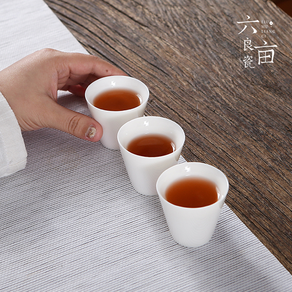 Ceramic sample tea cup tea masters cup kung fu tea set small cup white porcelain single ocean 's cup of tea light cup package mail