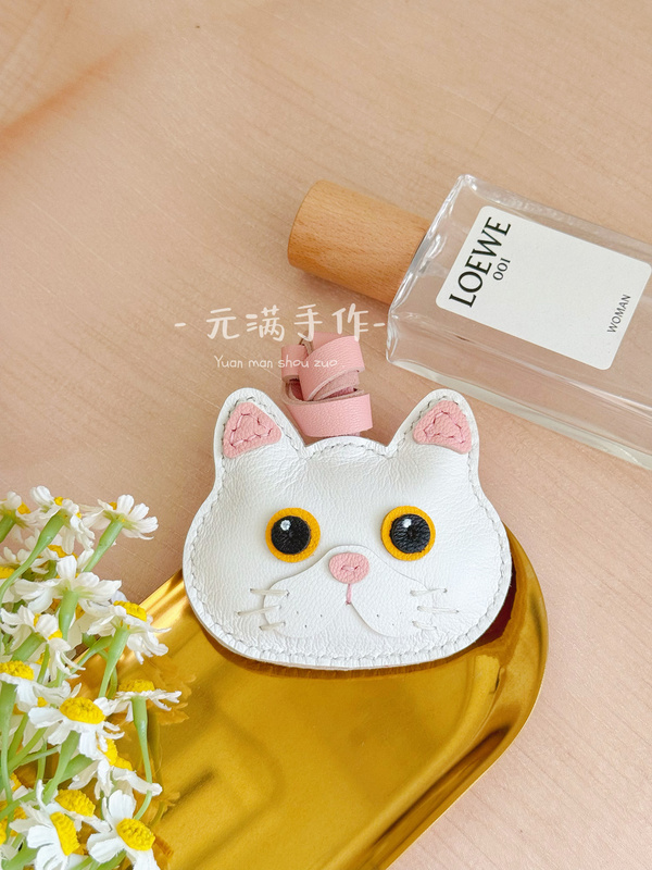 Cute Cat Pendant Garfield Genuine Leather Keychain Pendant Simple Niche Versatile Gift Cute Cat Pendant Garfield Genuine Leather Keychain Pendant Simple Niche Versatile Gift
